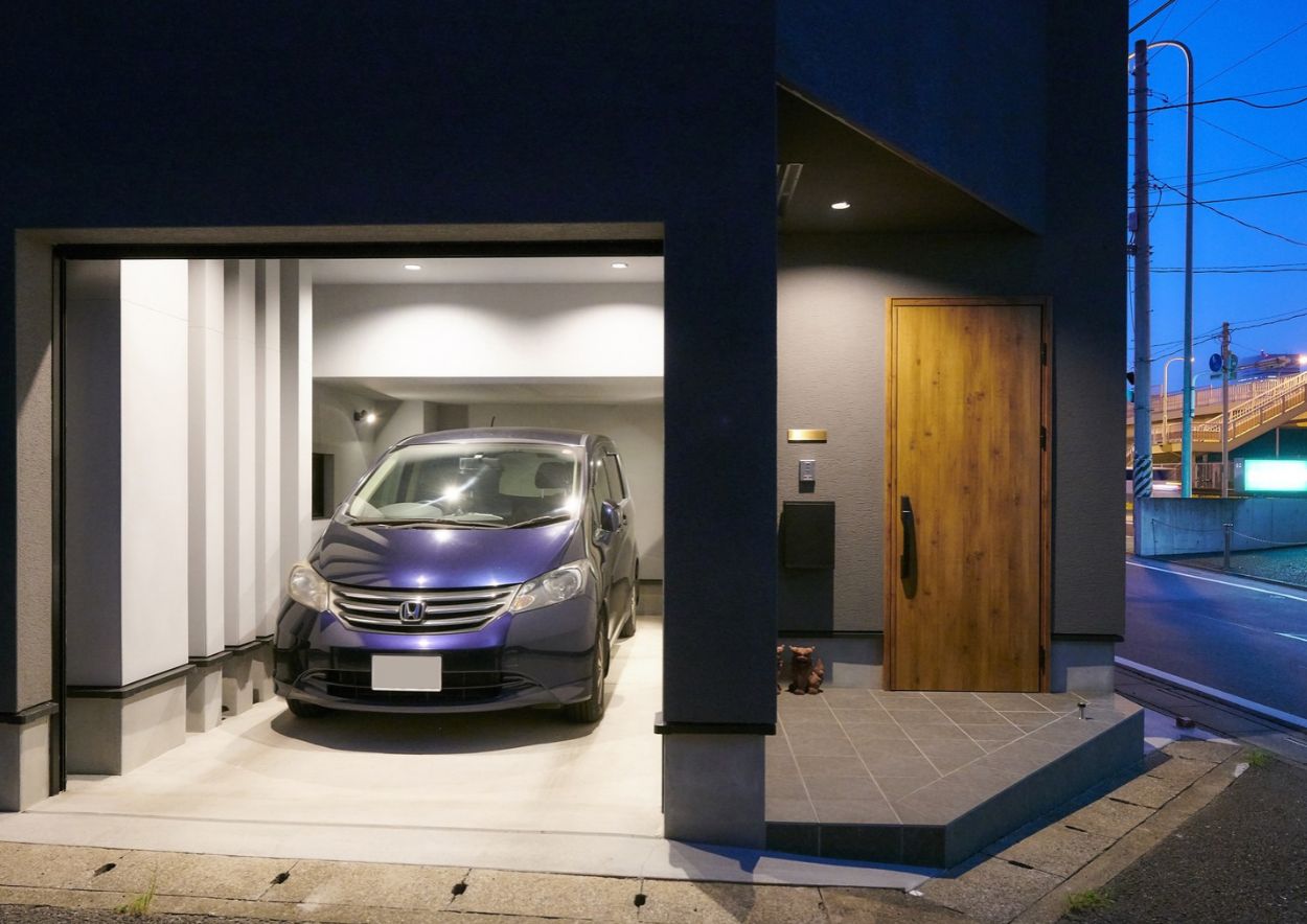 住まいと愛車が調和するガレージ空間